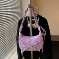 Borsa a mezzaluna in nylon viola con tracolla arricciata e grande fiocco decorativo - Viola