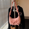 Borsa a mezzaluna rosa in nylon con tracolla arricciata e dettaglio fiocco - Rosa