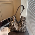 Retro leopard print tote bag with beaded pendant and large capacity for daily use - With Pendant / Coffee