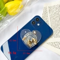 Supporto per telefono a cuore glitterato con fiocco dorato e perla su cover blu - Supporto Epossidico - Fiocco Perla Etichetta