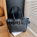 Grande borsa tote retrò grigio antracite con fibbia a cintura e pelle opaca testurizzata - Nero