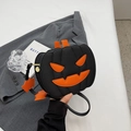 Sac bandoulière citrouille noire d'Halloween avec visage orange et breloque étoile - Noir En Colère