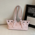Borsa a spalla rosa chiaro retrò con borchie, tracolla regolabile e texture scamosciata - Rosa