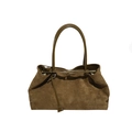 Bolso tote de ante marrón para mujer con asas de cuero y colgante decorativo - Marrón