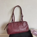 Deep red vintage faux leather shoulder bag with adjustable straps and MUTING logo - Burgundy