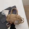Bolso Boston beige con cremalleras funcionales y tarjetero de perrito muy bonito - Caqui