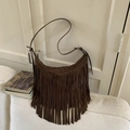 Borsa vintage con frange in pelle scamosciata marrone con nappe e tracolla lunga - Marrone