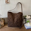 Retro leopard print suede bucket bag with spacious interior and large shoulder strap - Leopard Brown