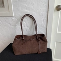 Vintage large capacity tote bag in dark coffee suede with sleek leather shoulder straps - Brown