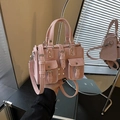 Rosa Umhängetasche mit mehreren Taschen, Retro-Metallschnalle und verstellbarem Riemen - Rosa