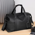 Borsa da viaggio nera capiente in materiale impermeabile con manici e tracolla - Nero