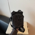 Wasserdichte schwarze Nylon-Umhängetasche für Sport und Yoga mit verstellbarem Gurt - Schwarz