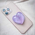 Vista macro del supporto per telefono a cuore viola con finitura perlata aurora - Supporto Magnetico / Viola Perlato