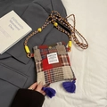 Borsa a tracolla in tela a quadri per cellulare con nappe vivaci e cinturino in corda - Griglia Rossa Etnica