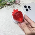 Détail du support de téléphone fraise en résine 3D avec base rétractable ajustable - Support Magnétique / Fraise Rouge Brillante