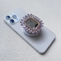 Dettaglio del supporto per telefono di lusso in cristallo lavanda con strass sul retro - Stile Airbag Magnetico / Viola