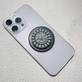Detail shot of a bohemian flower-patterned phone socket with green turquoise stones - Radial Turquoise Floral Style (松石-12)