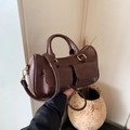 Borsa cilindrica retrò marrone scuro stile Boston in pelle con due tasche frontali - Marrone Scuro