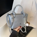 Mini borsa a secchiello argento con manico annodato e ciondolo a tema baseball - Con Ciondolo / Argento