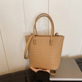 Sac fourre-tout tissé abricot minimaliste avec poignées et bandoulière réglable - Kaki