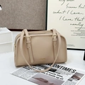 Elegante borsa a cuscino beige in pelle PU con tracolla regolabile e logo dorato - Cachi