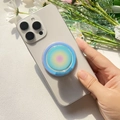 Macro d'un support de téléphone pliable à dégradé laser avec décor de petite marguerite - Support Magnétique / Dégradé Bleu - Couleur Unie