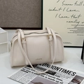 Borsa a cuscino minimalista in ecopelle bianco crema con doppia zip e tracolla regolabile - Bianco