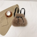 Zaino in pelliccia sintetica marrone con coulisse e morbida texture in peluche da donna - Marrone