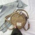 Borsa a tracolla rotonda in denim marrone con toppa fashion e tracolla regolabile - Cachi
