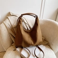 Borsa hobo marrone in finta pelle scamosciata con spalline e cerniera in metallo - Marrone