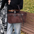 Grande borsa tote retrò in pelle scamosciata marrone con fibbia e ciondoli decorativi - Con Ciondolo / Marrone