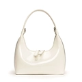 Elegante borsa hobo in vernice bianco crema con forma a mezzaluna e design minimalista - Con Ciondolo / Bianco