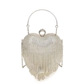 Elegante silberne herzförmige Abendtasche mit Strassquasten und rundem Metallgriff - Silber