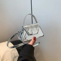 Mini borsa a mano argento in pelle verniciata con forma geometrica ed effetto a specchio - Argento