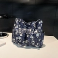 Borsa a tracolla in tela nera con stampa gotica teschio e rosa e tasche portaoggetti multiple - Blu