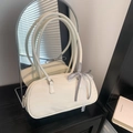 Borsa a spalla bianco crema con fiocco in pizzo e un elegante design a bauletto - Bianco