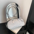 Borsa sottobraccio argento con fiocco, trama ondulata e dettaglio in pizzo bianco - Argento