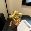 Mini goldene Umhängetasche in Sternform mit lächelndem Gesicht und Metallkette - Gold