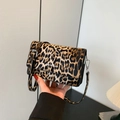 Retro leopard print shoulder bag featuring adjustable strap and silver metal hardware - Yellow