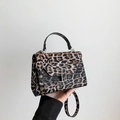 Sac bandoulière imprimé léopard avec boucle argentée et bandoulière réglable chic - Marron