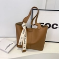 Donkerbruine tote bag van kiezelleder met stijlvolle ZSKE sierband voor dagelijks gebruik - Bruin