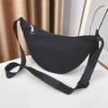Sac bandoulière demi-lune en nylon noir pour femme avec sangle réglable large - Sans Accessoires / Noir