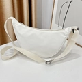 Sac demi-lune blanc en nylon avec sangle réglable et boucle pour un style décontracté - Sans Accessoires / Blanc laiteux