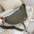 Sac bandoulière demi-lune en nylon vert armée avec large sangle réglable et zip - Sans Accessoires / Vert