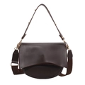 Bolso bandolera café retro grande con correa ancha y detalles dorados en fondo blanco - café