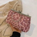 Pochette da sera rosa con paillettes geometriche, manico ad anello con strass e catena - Rosa