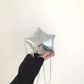 Modische silberne sternförmige Acryl-Minitasche mit feinem Metallkettenriemen - Silber