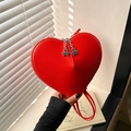 Sac bandoulière chic en forme de cœur rouge avec doubles fermetures éclair et trèfles - Rouge