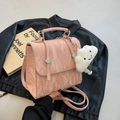 Borsa a mano rosa testurizzata stile francese con tracolla e ciondolo a nuvola - Senza Ciondolo / Rosa