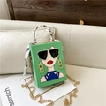 Schicke grüne Box-Clutch mit Mode-Illustration und Schal-umwickeltem Griff - Grün